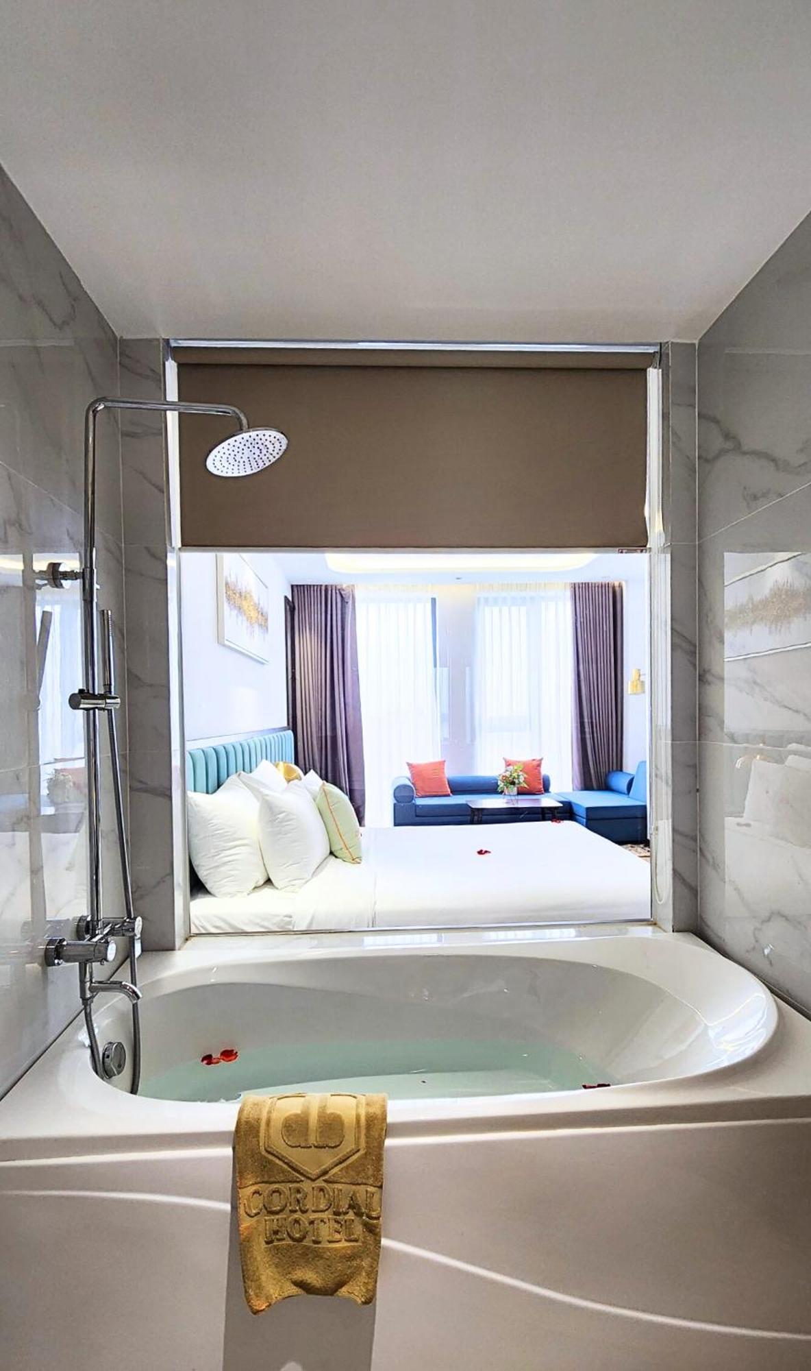Cordial Grand Hotel Da Nang Beach Ngoại thất bức ảnh